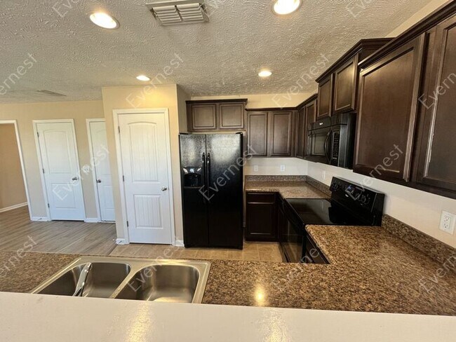 Building Photo - 416 Birdstone Dr