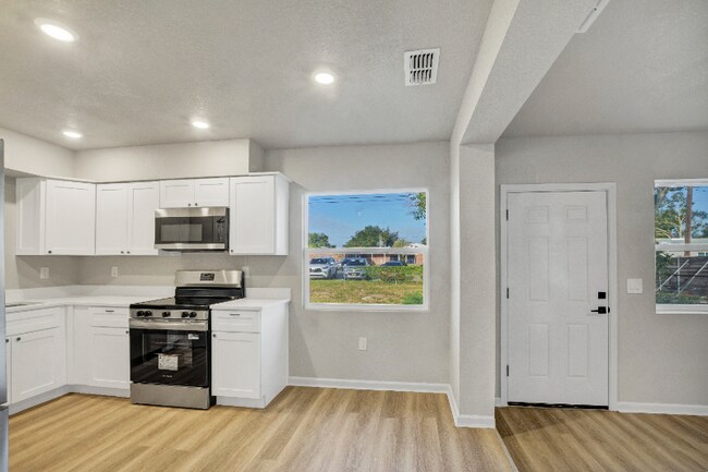 Foto del edificio - 739 Ellerbe Way