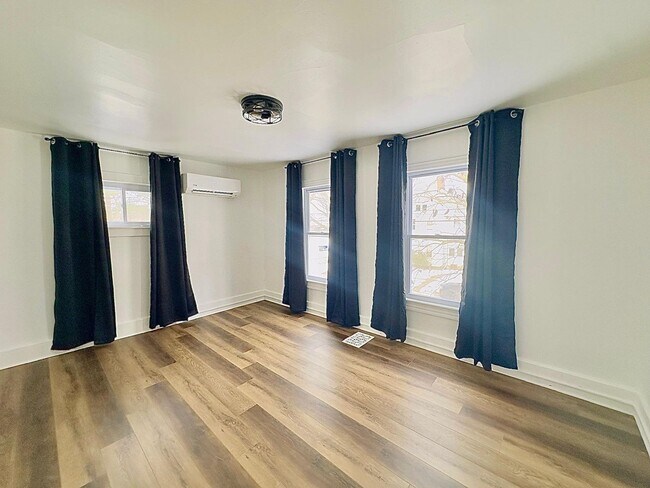 Foto del edificio - 1404 E 47th St