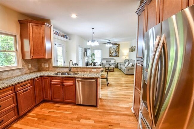 Foto del edificio - 1865 Oak Tree Hollow