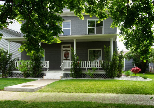 Building Photo - 411 W Alder St