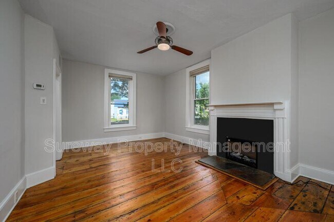 Foto del edificio - 29 N Main St