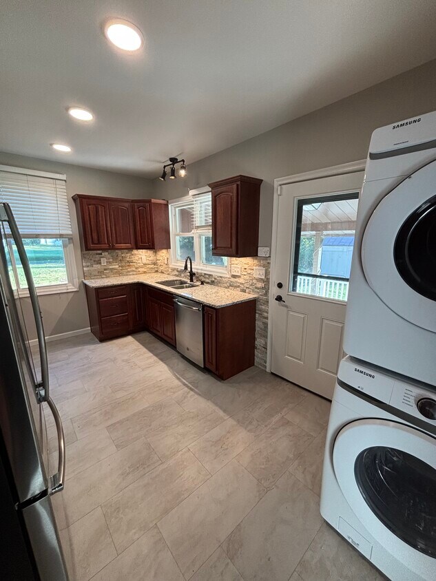 Foto principal - 290 N Cornwall Rd
