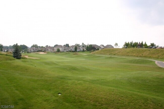 Building Photo - 9 Beardslee Cir