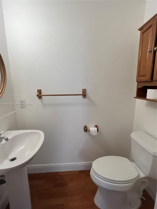 Foto del edificio - 11383 Lakeview Dr