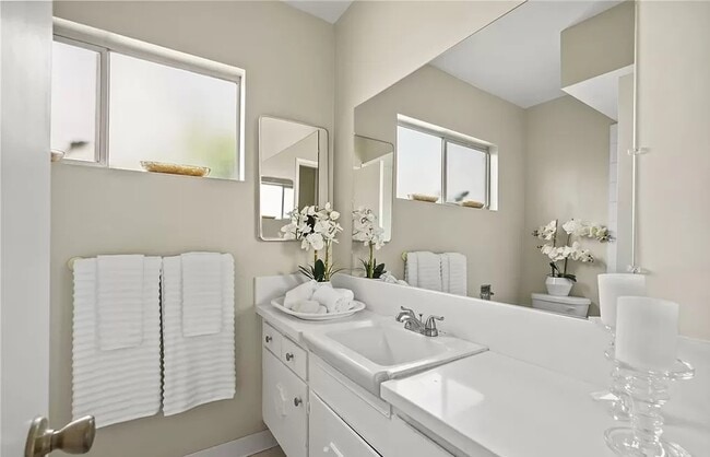 Building Photo - 3200 S Sepulveda Blvd