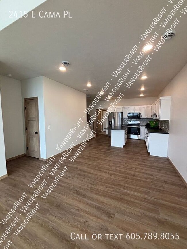Building Photo - 2415 Cama Pl