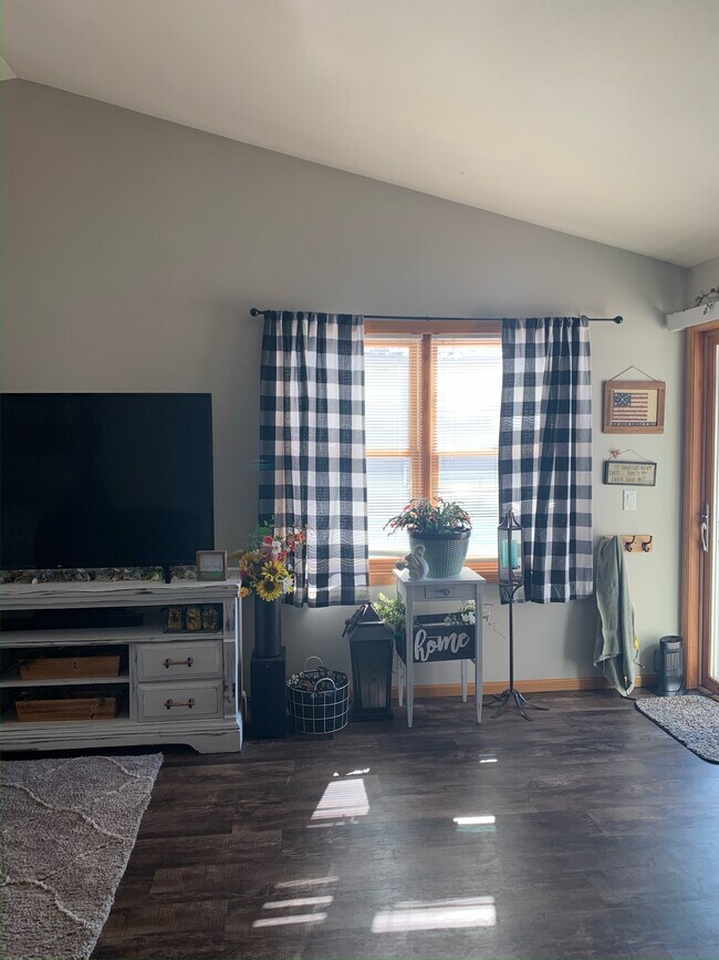 261 Alpine Pky Unit 261, Oregon, WI 53575 Condo for Rent in Oregon