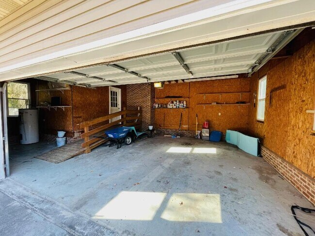 Foto del edificio - 10360 Plantation Rd