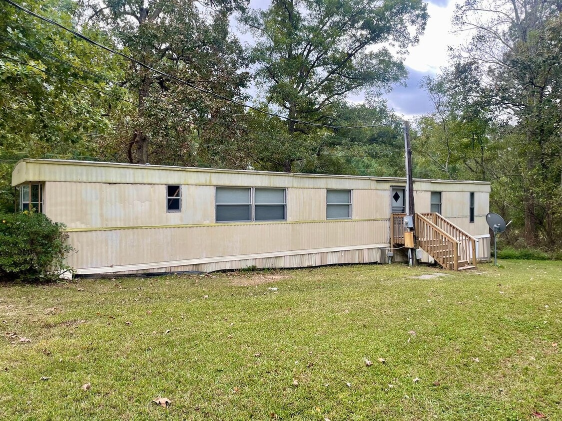 Primary Photo - Two bedroom mobile home in peaceful countr...