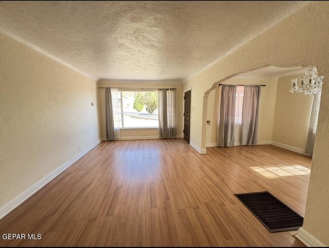 Building Photo - 1331 Cincinnati Ave