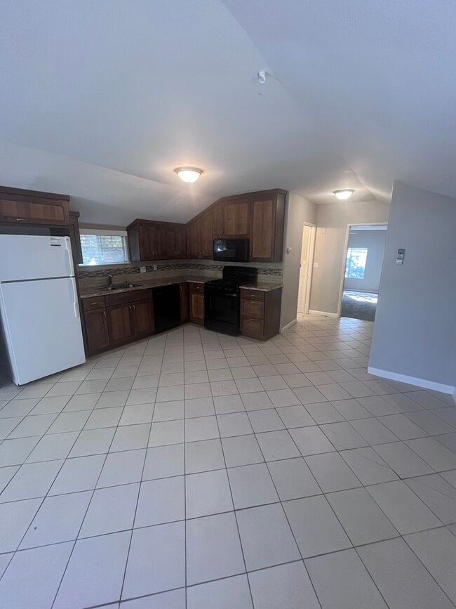 Building Photo - CUTE ONE BEDROOM ONE BATH HOME IN GRANITE ...