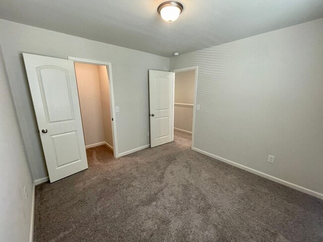 Building Photo - 3818 Miller Dr