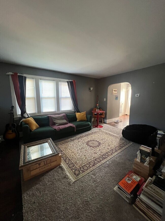 Foto del edificio - Lovely 4 BR/2.5 BA Single-Family Home in D...