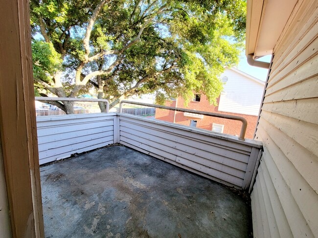 Building Photo - 1103 Dulles Ave