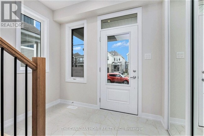 Building Photo - 73 Hackamore Cres