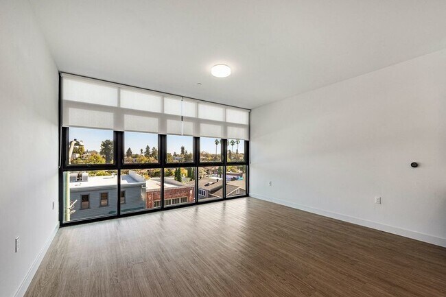 Foto del edificio - Luxury 1BD/1BA at The Amador. In-Unit Laun...