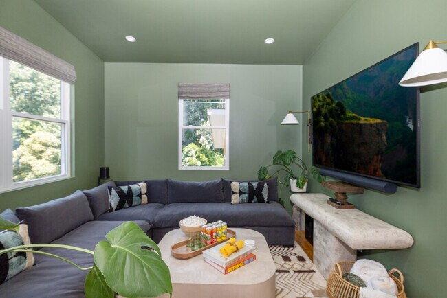 Foto del edificio - 4235 Raney Way