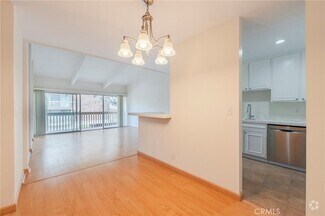 Building Photo - 6542 Ocean Crest Dr