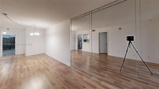 Building Photo - 301 N Pine Island Rd