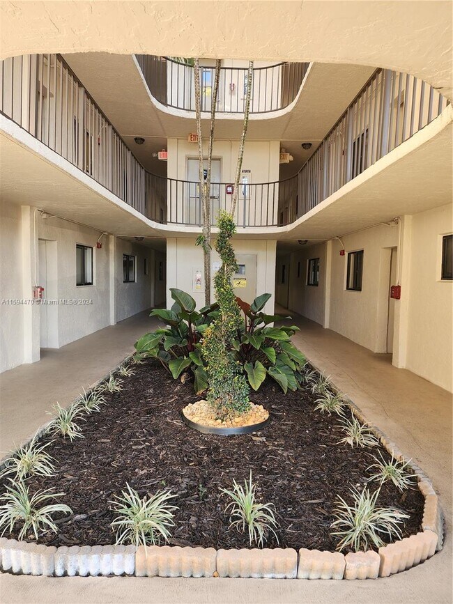 Building Photo - 8045 SW 107th Ave