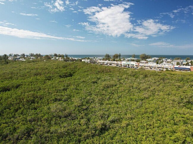 Foto del edificio - 3607 E Bay Dr