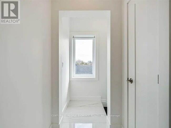 Building Photo - 54 Westhampton Dr