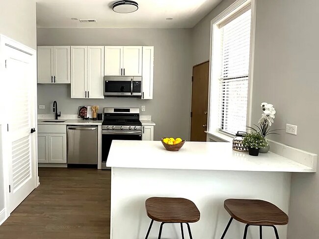 Foto del edificio - 3844 N Wilton Ave