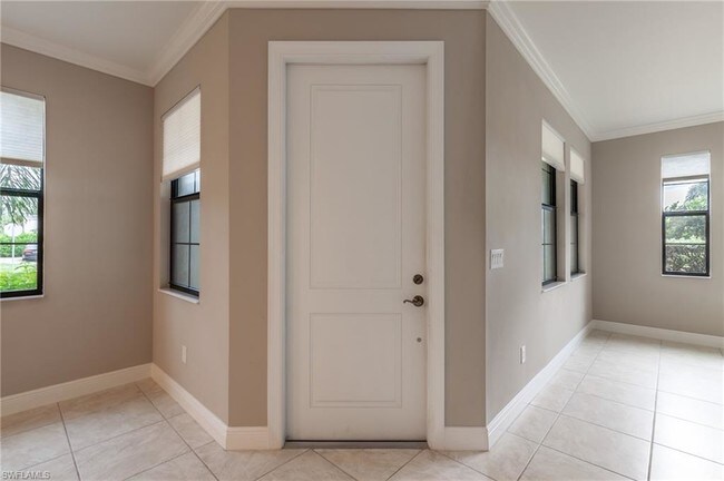 Building Photo - 1359 Artesia Dr W