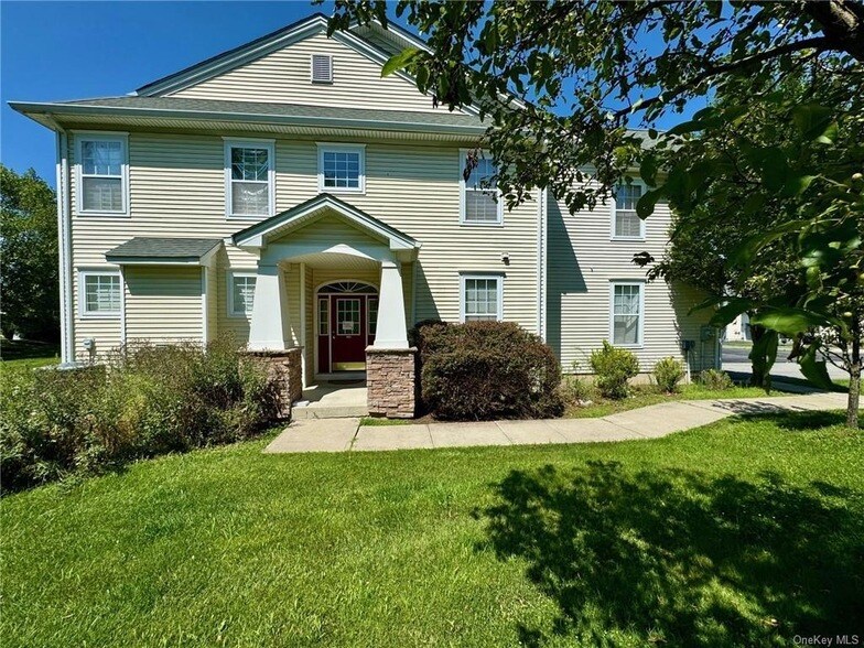 Primary Photo - 24 Cobblestone Ln