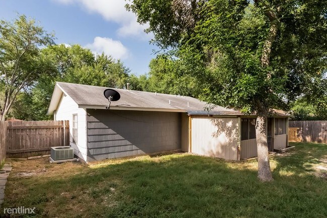 Foto del edificio - 3 br, 2 bath House - 12231 El Santo Way