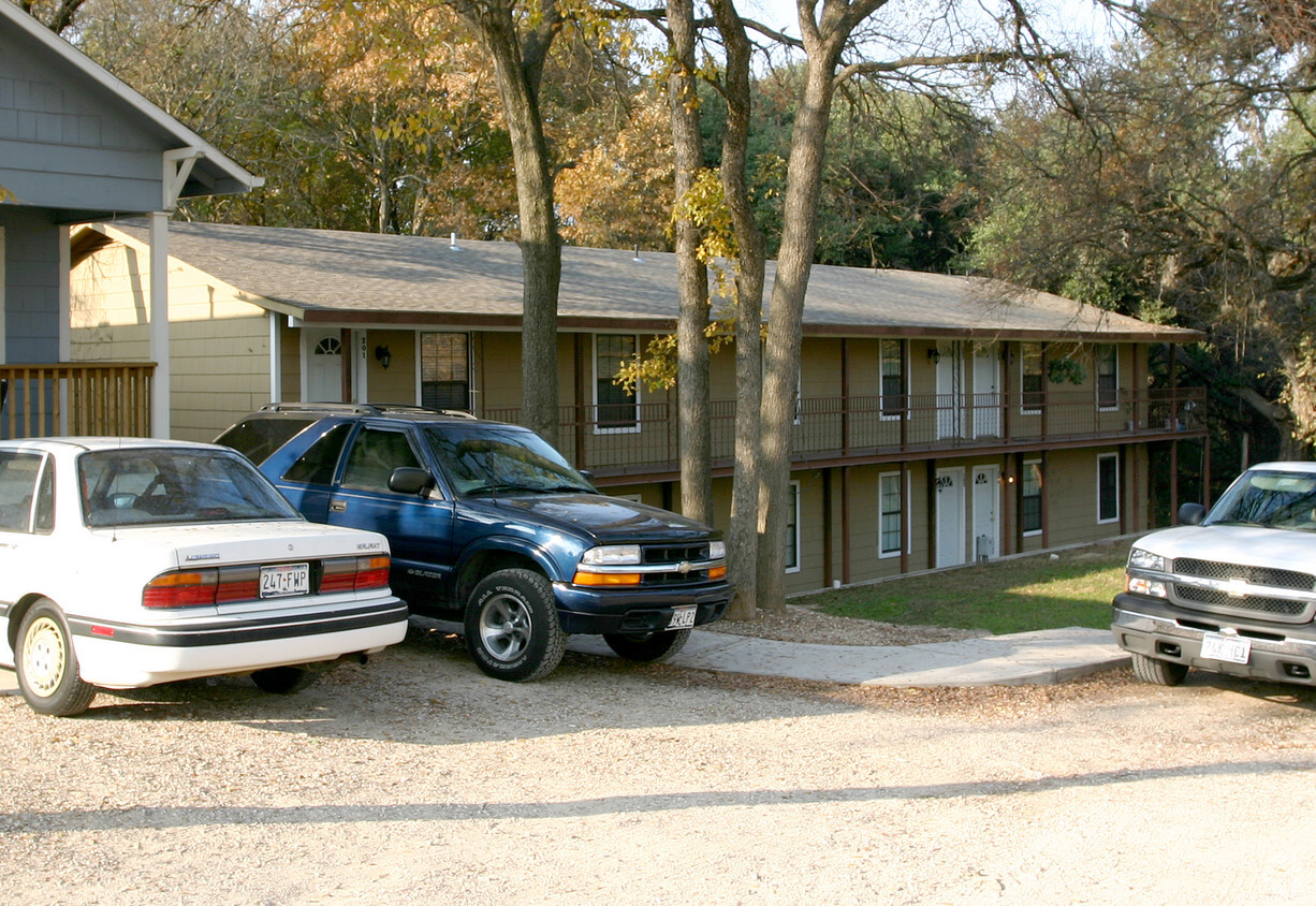 Building Photo - Twin Apartments