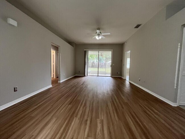 Building Photo - 1099 Manigan Ave