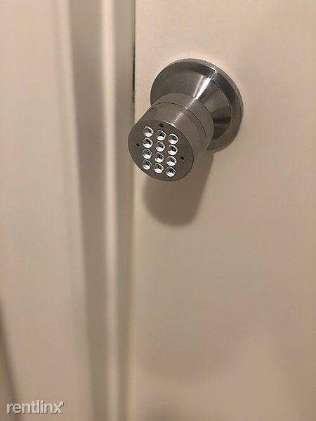 Building Photo - 1 br, 1.5 bath Townhome - 3139 Leeland Street