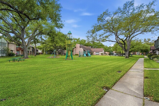 Foto del edificio - 2325 Triway Ln
