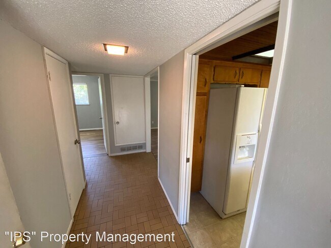 Building Photo - 3 br, 2 bath House - 5855 E. El Monte Way