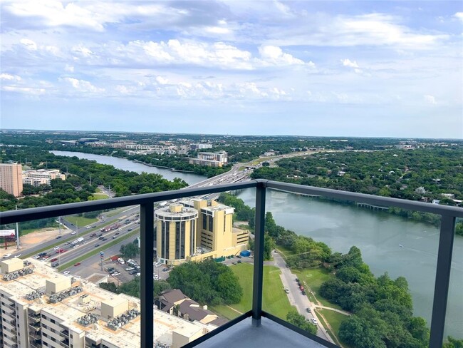 Foto del edificio - 44 East Ave