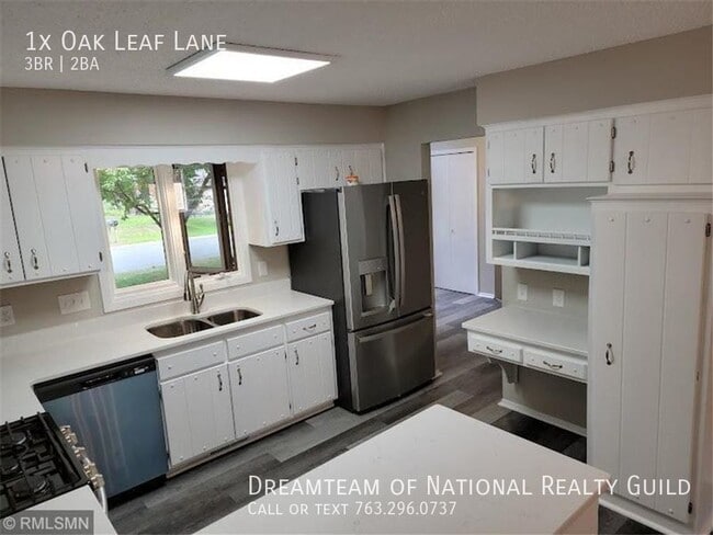 Building Photo - 1 Oak Leaf Ln