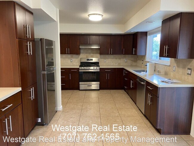 Building Photo - 4 br, 3 bath House - 812 Ely Boulevard South