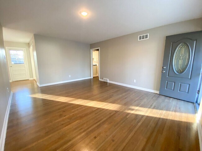 Building Photo - 3 bed, 2 bath home in Whitehaven