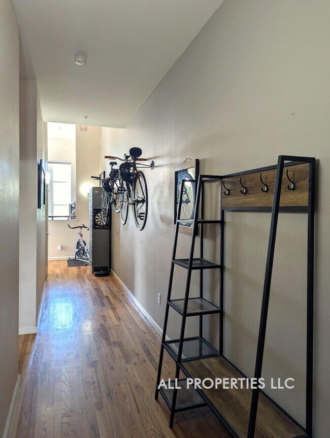 Foto del edificio - 1489 Steele St