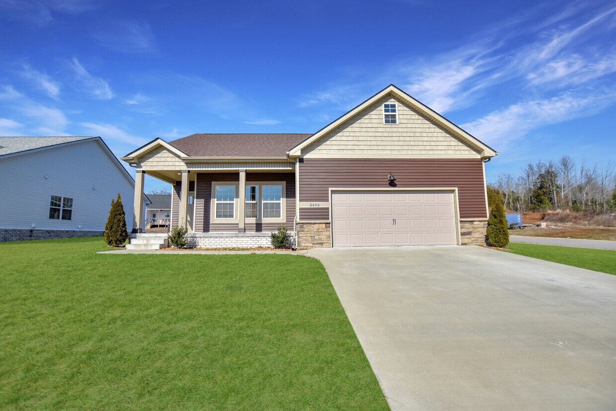 Primary Photo - Pet Friendly Three Bedroom!