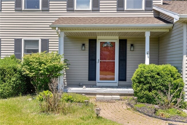 Building Photo - 40 Alverstone Way
