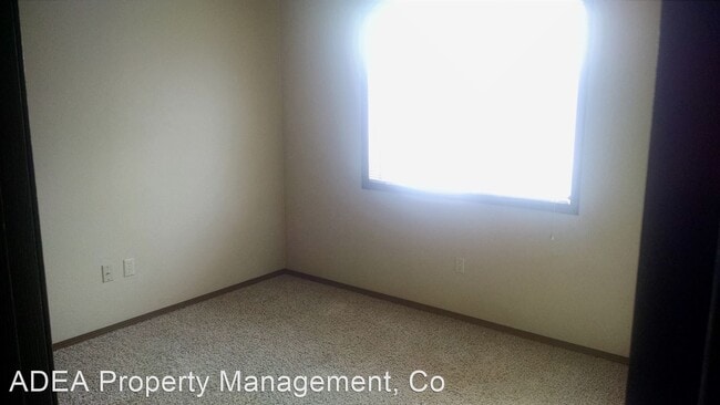 Building Photo - 1528 S Reserve St