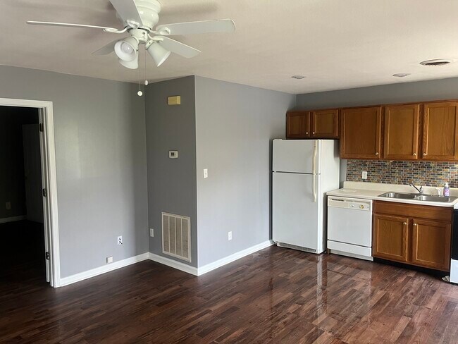 Building Photo - Brookside Apartments