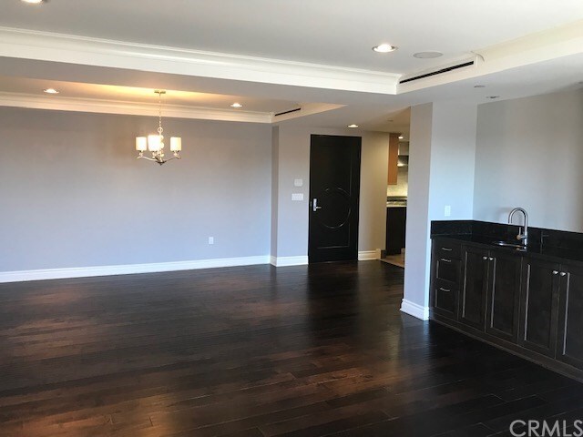 Building Photo - 250 S De Lacey Ave