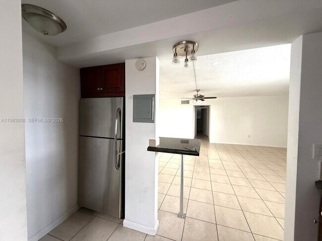 Foto del edificio - 1780 79th Street Causeway