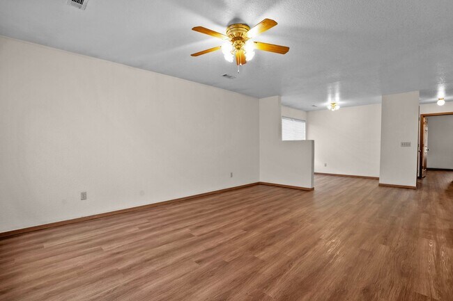 Building Photo - 1460 N Dawn Dr