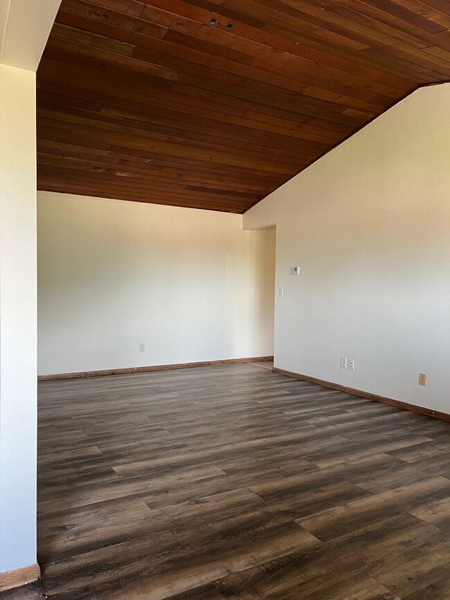 Building Photo - Garden Apartments