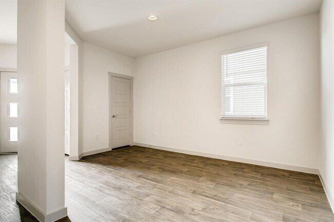 Foto del edificio - 13820 Clerk St